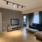 Cozy Center - Free Parking Garage Διαμέρισμα *