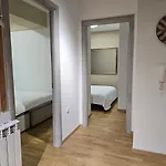 Cozy Center - Free Parking Garage *