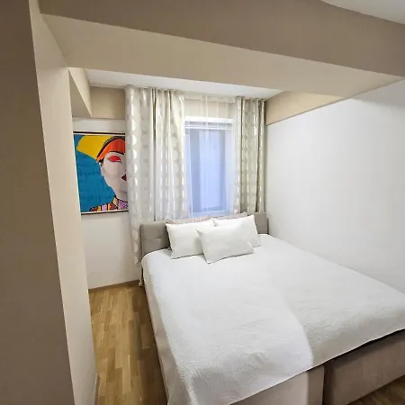 Cozy Center - Free Parking Garage