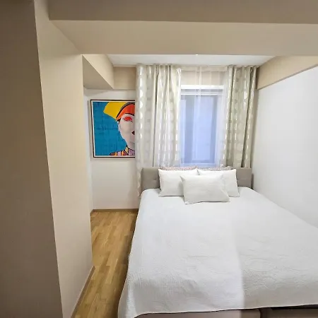 Apartament Cozy Center - Free Parking Garage
