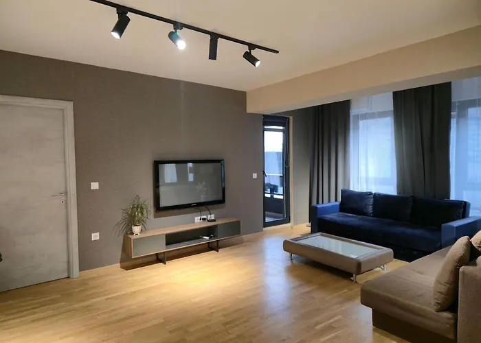 Cozy Center - Free Parking Garage Апартаменти Скоп'є